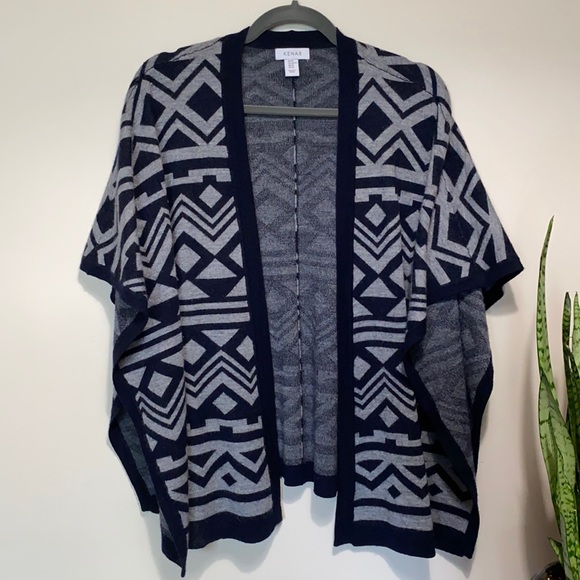 Patterned grey and navy blue poncho sweater - Picture 4 of 10